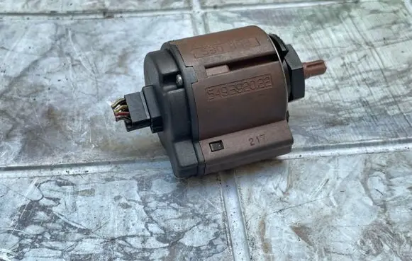 BMW 5 E39 Light switch 530893 549392022