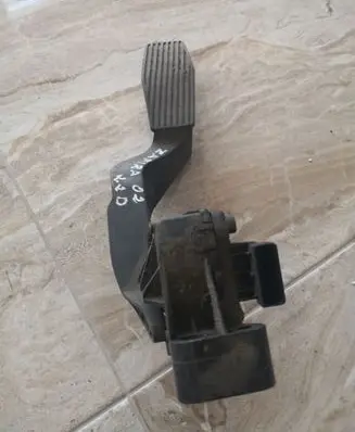 Opel Zafira A Accelerator throttle pedal 6PV00811400 9202341