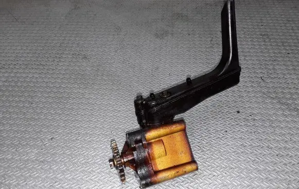 Ford Mondeo MK IV Oil pump 