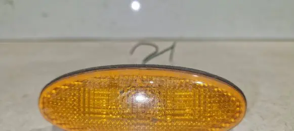 Mazda 626 Front fender indicator light 0464120