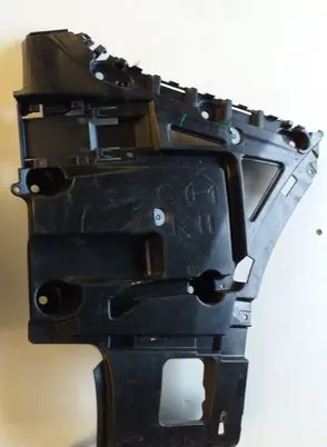 BMW X3 G01 Bumper support mounting bracket corner 7400668