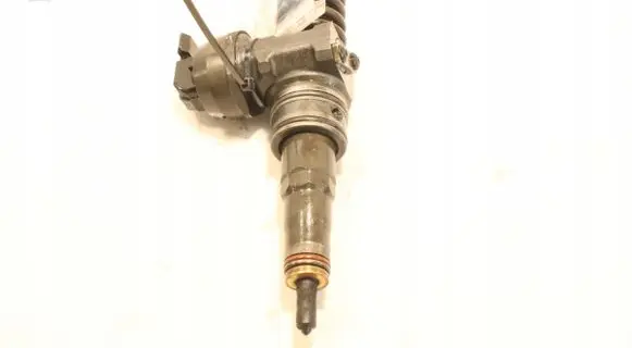 Volkswagen Golf V Fuel injector 0414720313