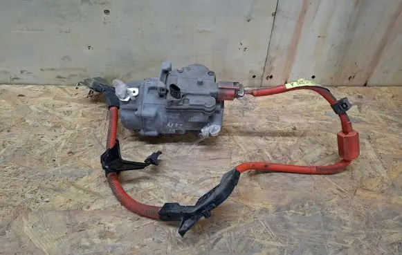 Toyota Prius+ (ZVW40) Air conditioning (A/C) compressor (pump) 0422000391