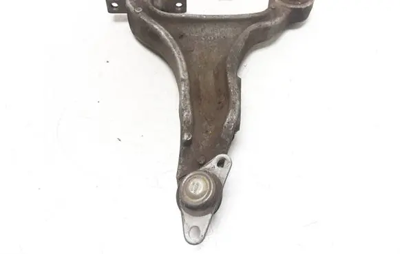 Volvo XC70 Front lower control arm/wishbone 08646375