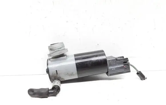 Volvo V40 Windscreen/windshield washer pump 1019873001