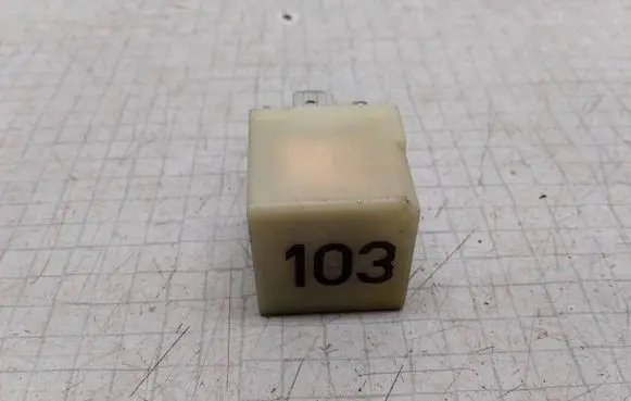 Volkswagen Transporter - Caravelle T5 Other relay 357911253 14030000