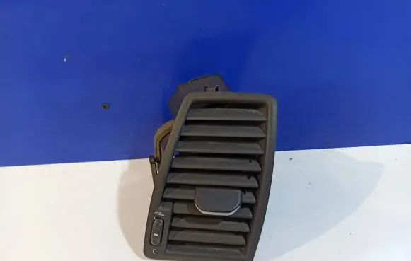 Volvo XC90 Dashboard air vent grill cover trim 3409699