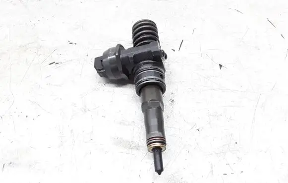 Skoda Octavia Mk2 (1Z) Fuel injector 0414720215