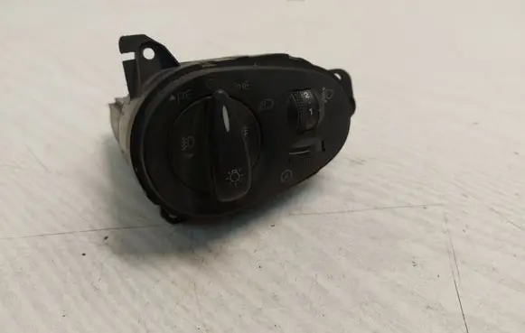 Ford Focus Light switch