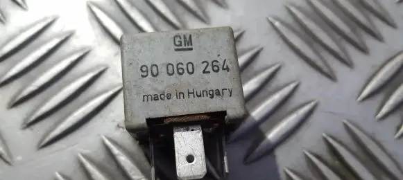 Opel Vectra B Other relay gm90060264 899623