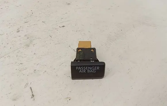 Passenger airbag on/off switch