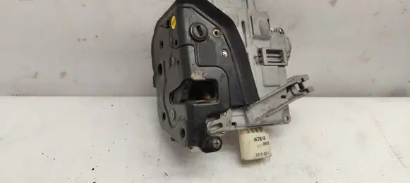 Audi A6 S6 C6 4F Rear door lock 4F0839015