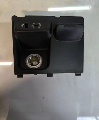 BMW X5 F15 USB socket connector 9252108