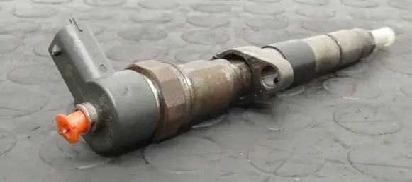 Fuel injector