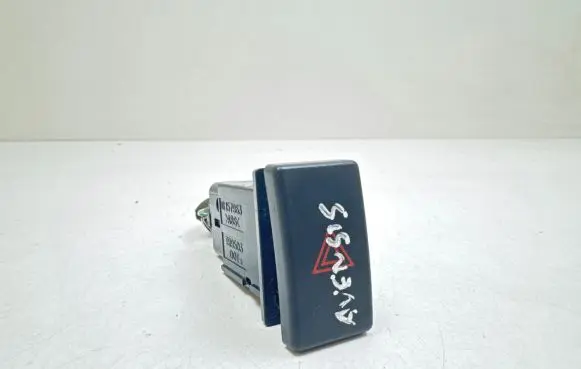 Toyota Avensis T250 Hazard light switch 157963