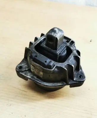BMW 7 F01 F02 F03 F04 Engine mount bracket 6775905
