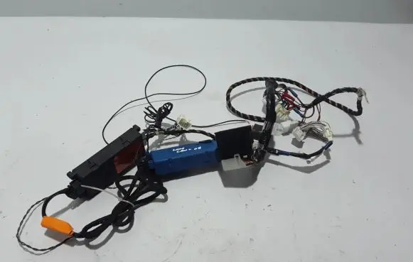 Toyota Land Cruiser (J120) Bluetooth control unit module
