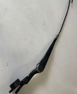 BMW 7 E38 Front wiper blade arm 8215609 61618215609