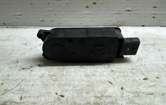 Volvo XC90 Radiator cooling fan shroud 6477R1005