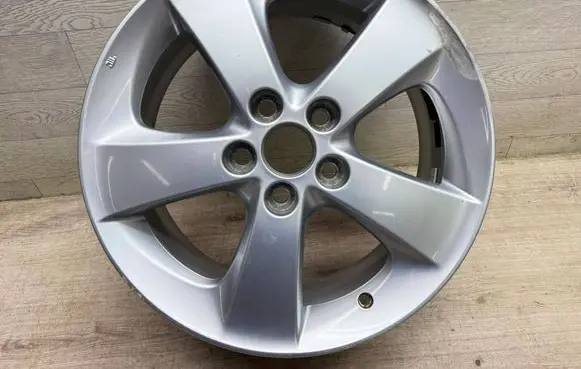 Toyota Auris E180 R17 alloy rim 4261102E00