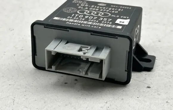 Volkswagen Golf V Light module LCM 5LA00837960 00040578