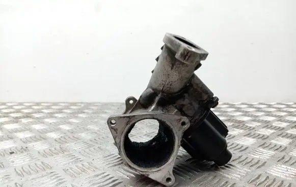 Volkswagen Caddy EGR valve 03G129637A 03G131501N