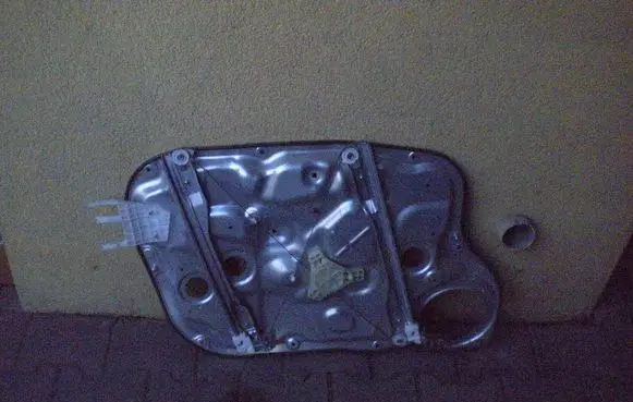 KIA Ceed Front window lifting mechanism without motor
