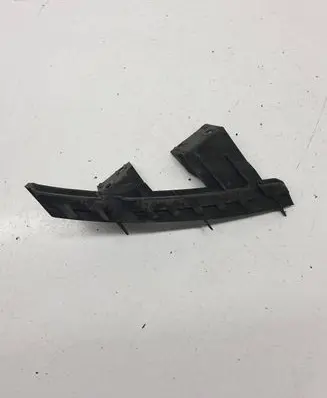Audi Q7 4L Front bumper mounting bracket 4L0807334