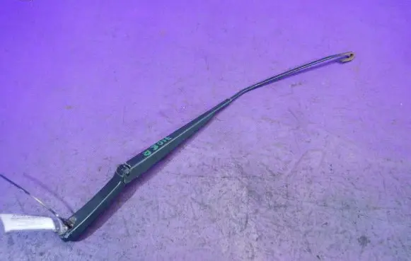 Volkswagen Transporter - Caravelle T5 Front wiper blade arm 7H1955410C