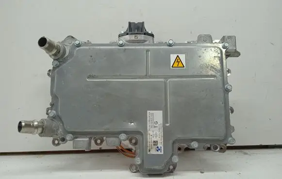 Voltage converter inverter