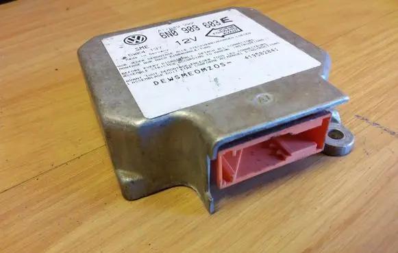 Volkswagen Golf III Airbag control unit/module 6N0909603E 5WK4137