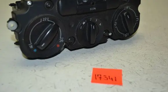 Volkswagen Touran I Climate control unit 