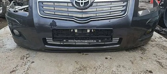 Toyota Avensis T250 Front bumper 
