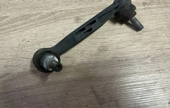 Front anti-roll bar/stabilizer link