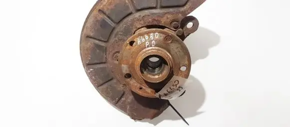 Volkswagen Golf V Front wheel hub