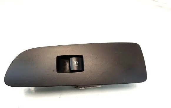 BMW 1 E81 E87 Electric window control switch 9163001 15939961 337099A
