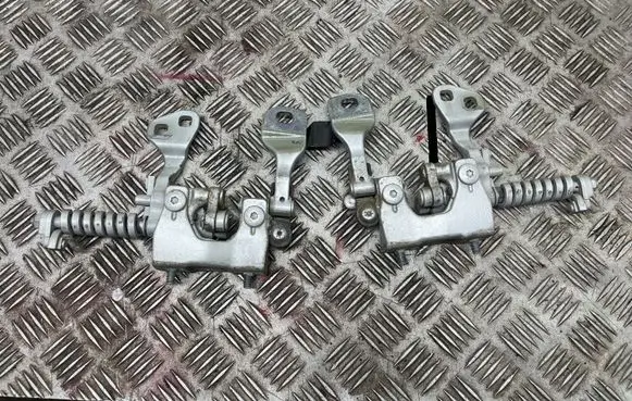 BMW 3 E90 E91 Tailgate/trunk/boot hinge 7119041