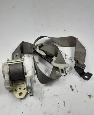 Lexus IS 220D-250-350 Front seatbelt J082501 E563003