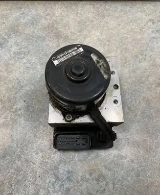 Volkswagen Golf V ABS Pump 1J0907379P MLS0F08X88 10094903313