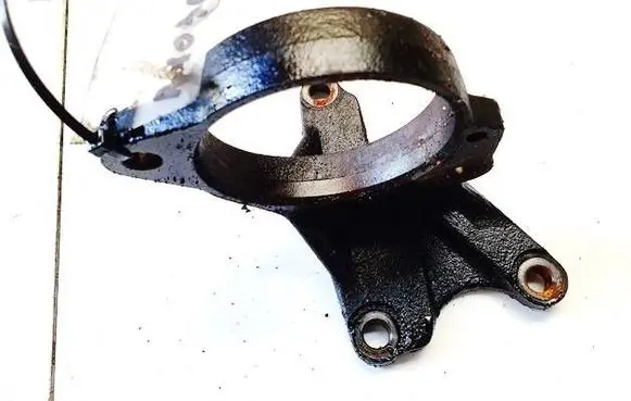 Toyota Corolla Verso AR10 Engine mounting bracket