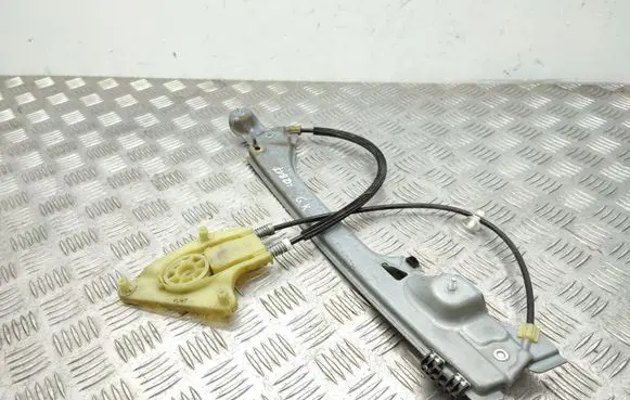 Renault Laguna III Rear window lifting mechanism without motor 827010001R