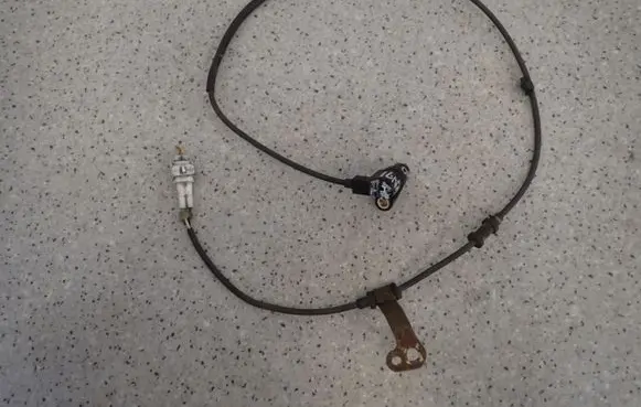 Suzuki Ignis ABS wheel speed sensor 
