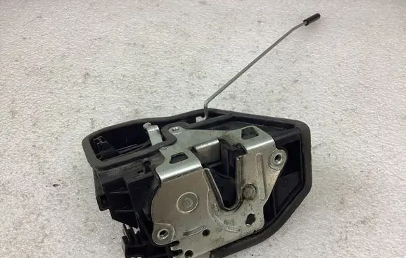 Mini Cooper Countryman R60 Rear door lock A053702 7276674