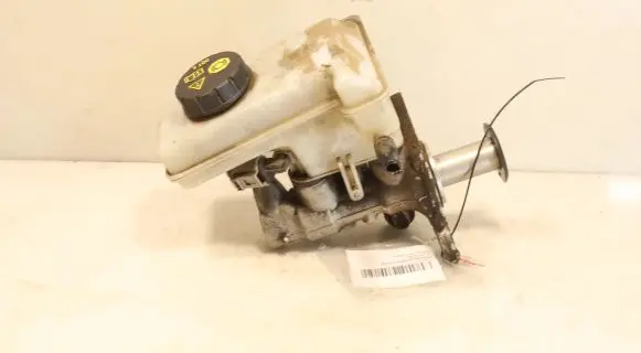 Volkswagen Golf VII Master brake cylinder