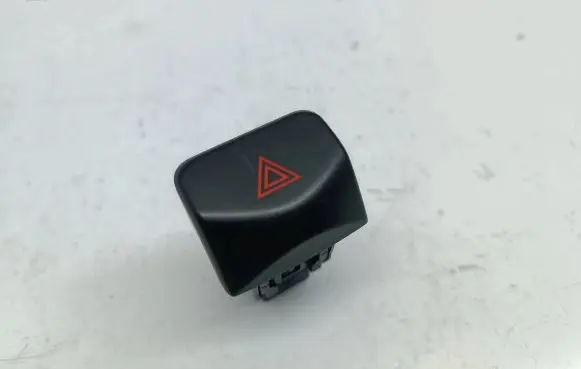 Nissan Note (E11) Hazard light switch 06019