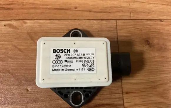 Audi A4 S4 B7 8E 8H ESP acceleration yaw rate sensor 8E0907637B 0265005618