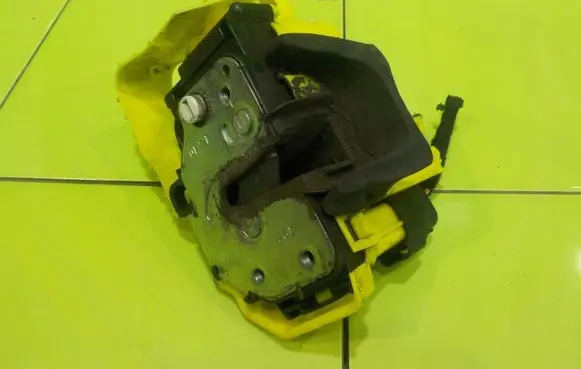 Fiat Qubo Front door lock PRAWY