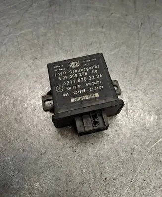 Mercedes-Benz E W211 Light module LCM A2118203226