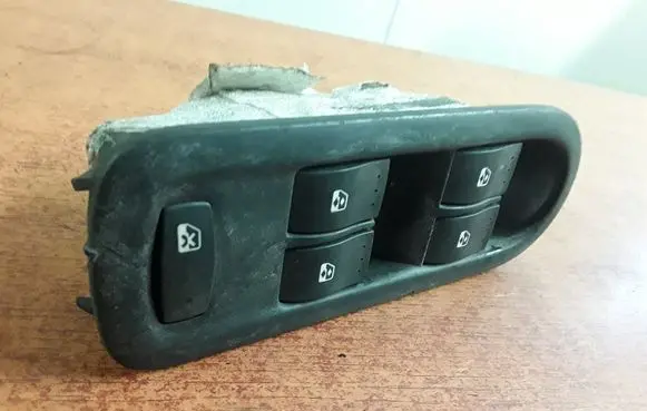Renault Scenic II - Grand scenic II Electric window control switch 156018070