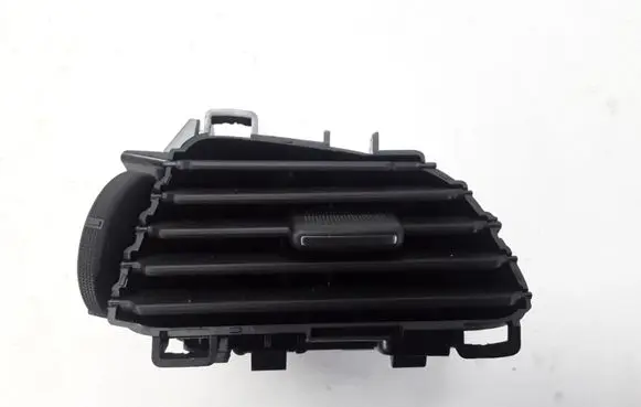 Renault Kadjar Dashboard side air vent grill/cover trim 687610753R